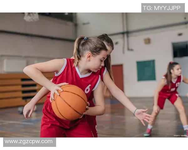 幼儿中班篮球教学设计与活动课件分享促进孩子运动能力与团队合作精神